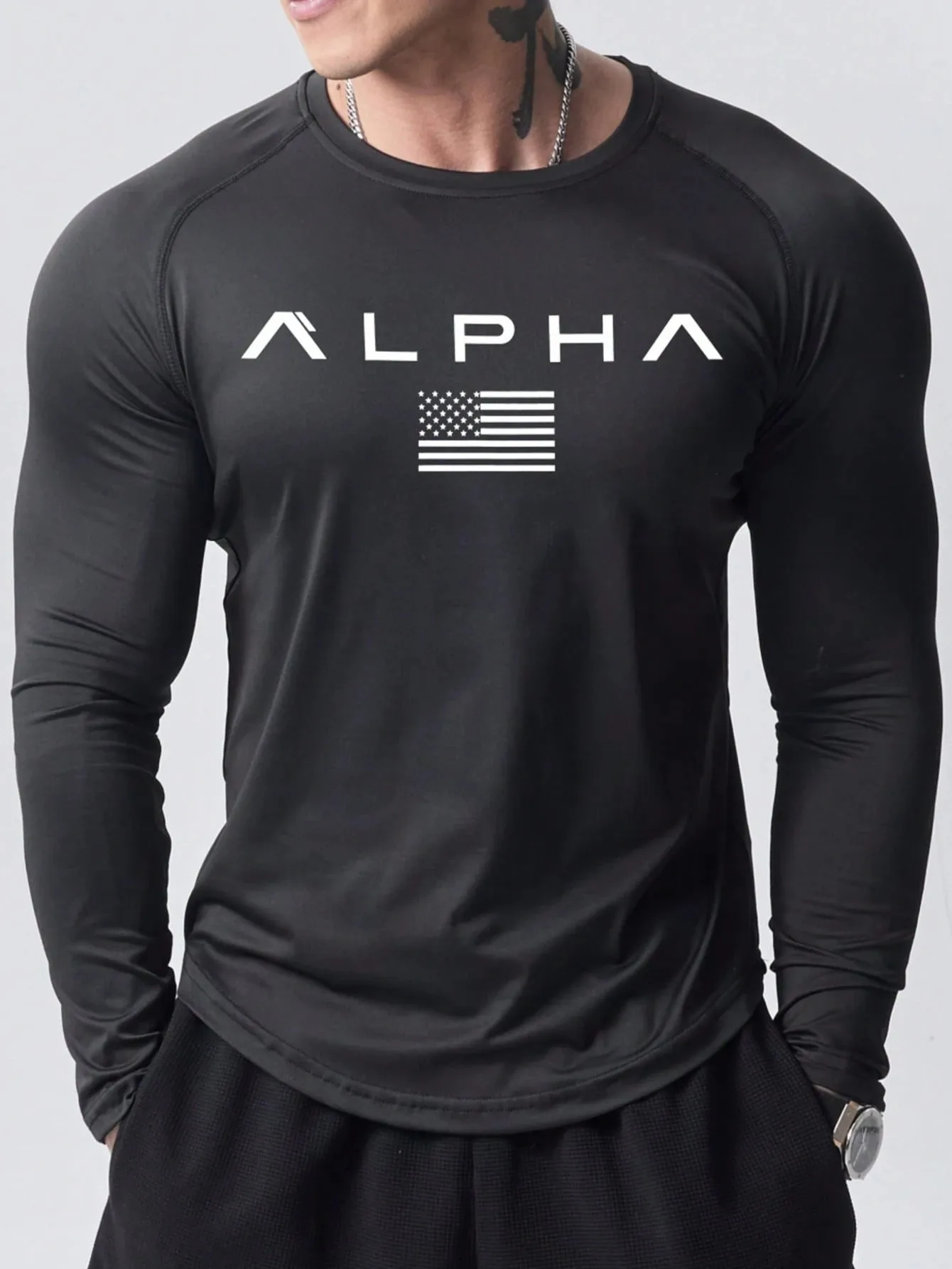 Das neue Herren-Langarm-T-Shirt für Frühling und Herbst 2025. ist lässig, modisch und bequem mit 3D-Buchstabendruck