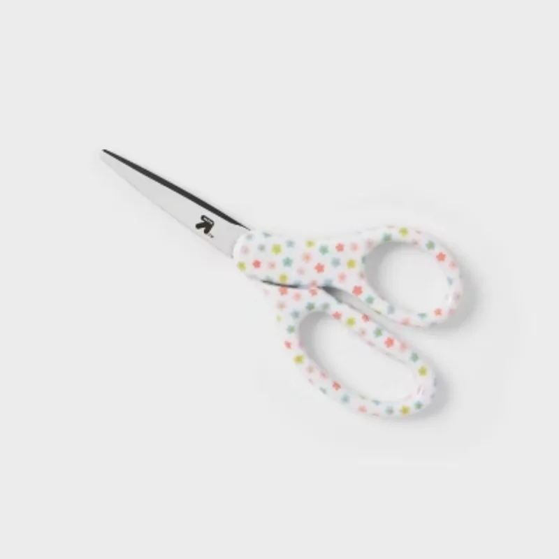 Tesoura pontiaguda de 6" - As alças de plástico com estampas divertidas são certeza de adicionar um toque de doçura para seus material de escritório ou de artesanato