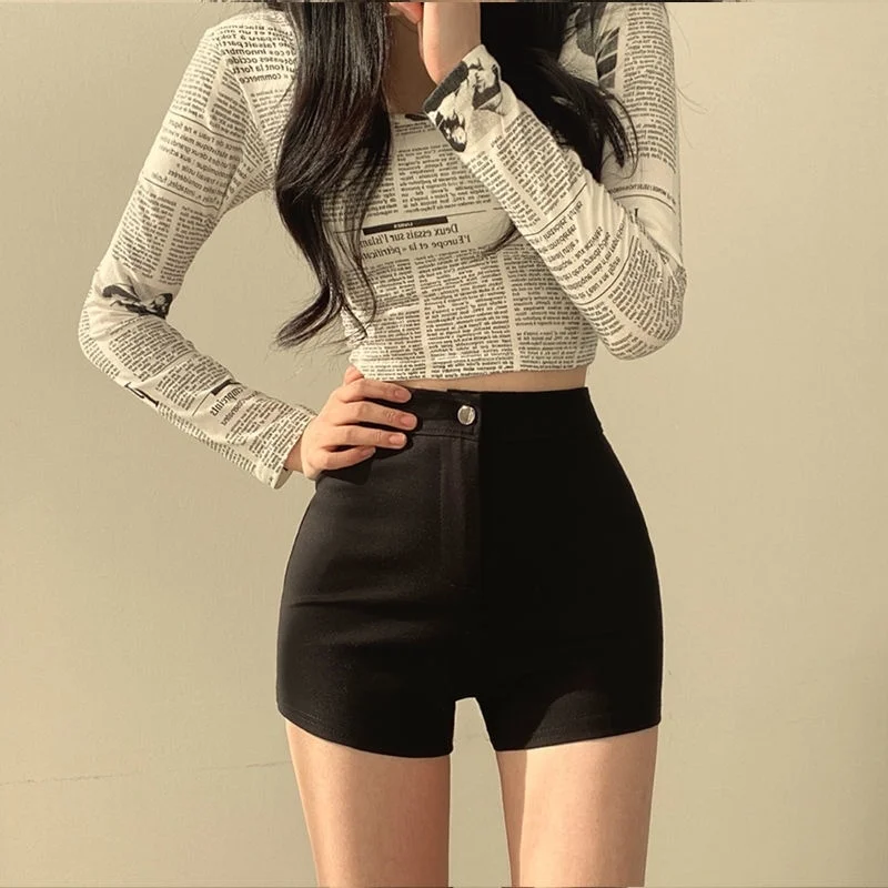 Pantalones cortos Elegancia francesa para mujer, cintura alta, adorno de encaje, botón de perla, dobladillo con volantes, Tweed suave, romántico, elegante, Color crema, detalle refinado