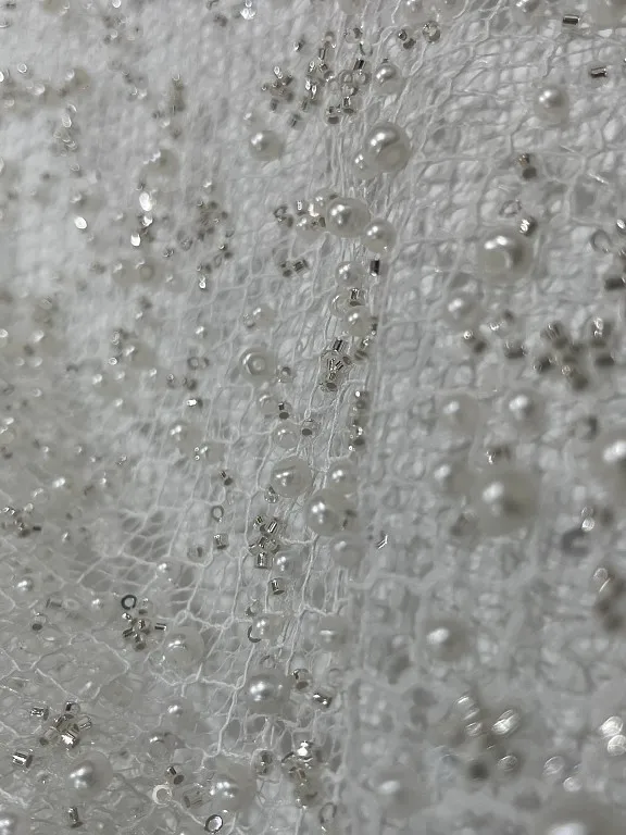 

Pearl Lady White Lace Net Bottom Embroidered Evening Gown Dress for Ladies Fashionable Noblewoman Style Bohemian Wave Pattern