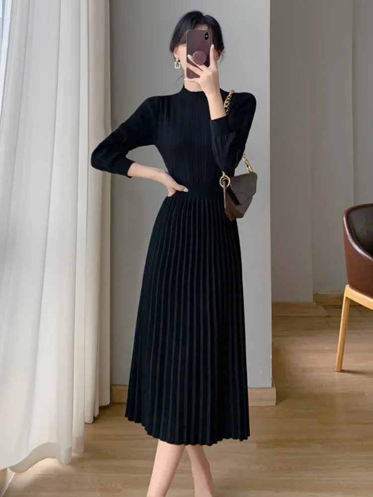 

Женское трикотажное платье-свитер с длинным рукавом и высокой талией