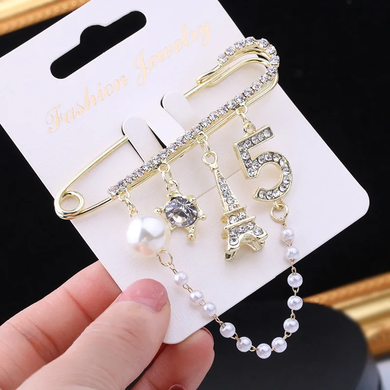 luxury brand Pin Accessories New Pearl Flower Brooch Versatile Brooches Korean Pin trending jewelry 2024 free shipping