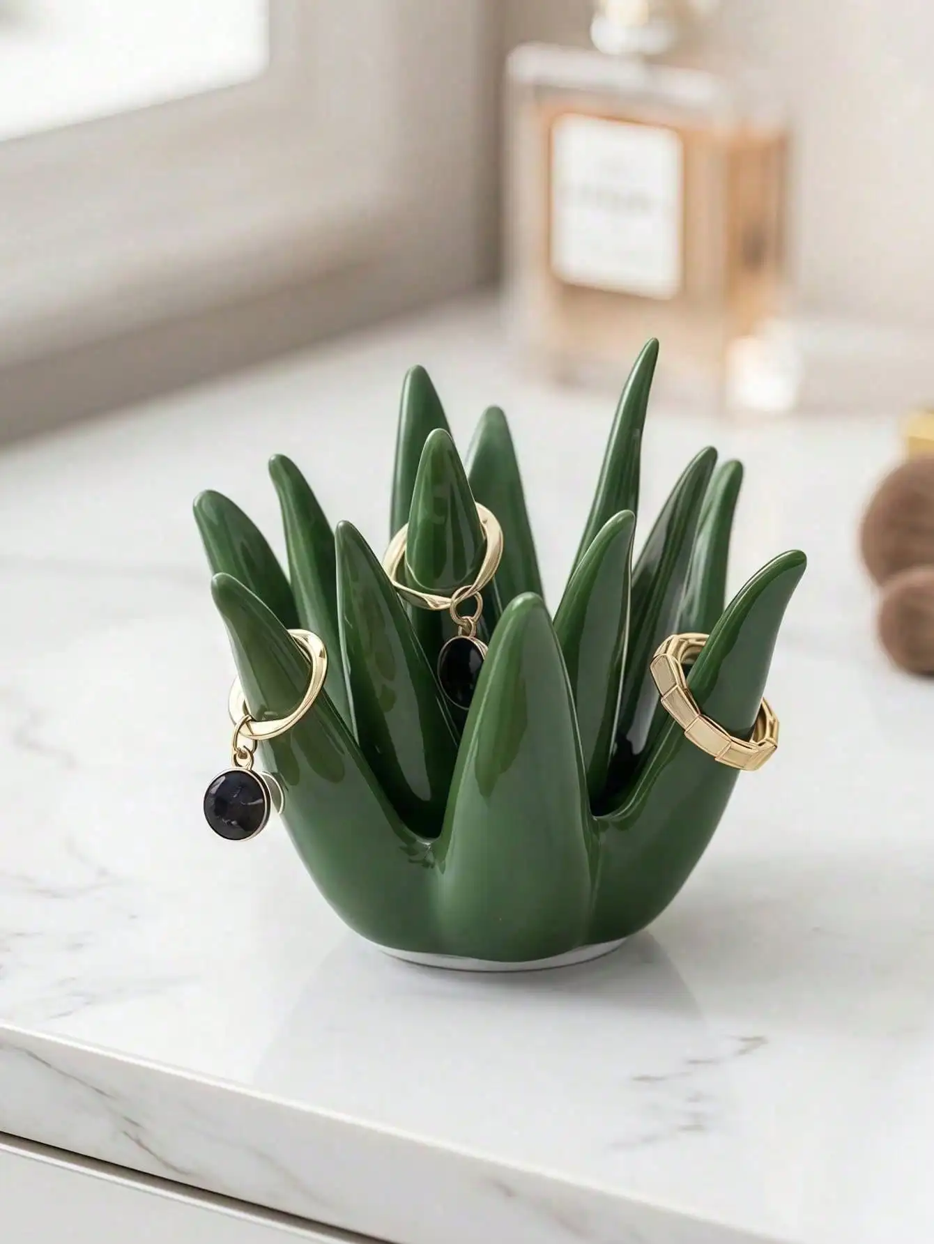 

Desktop Aloe Vera Figurine, Can Be Used As A Unique Jewelry Storage Item