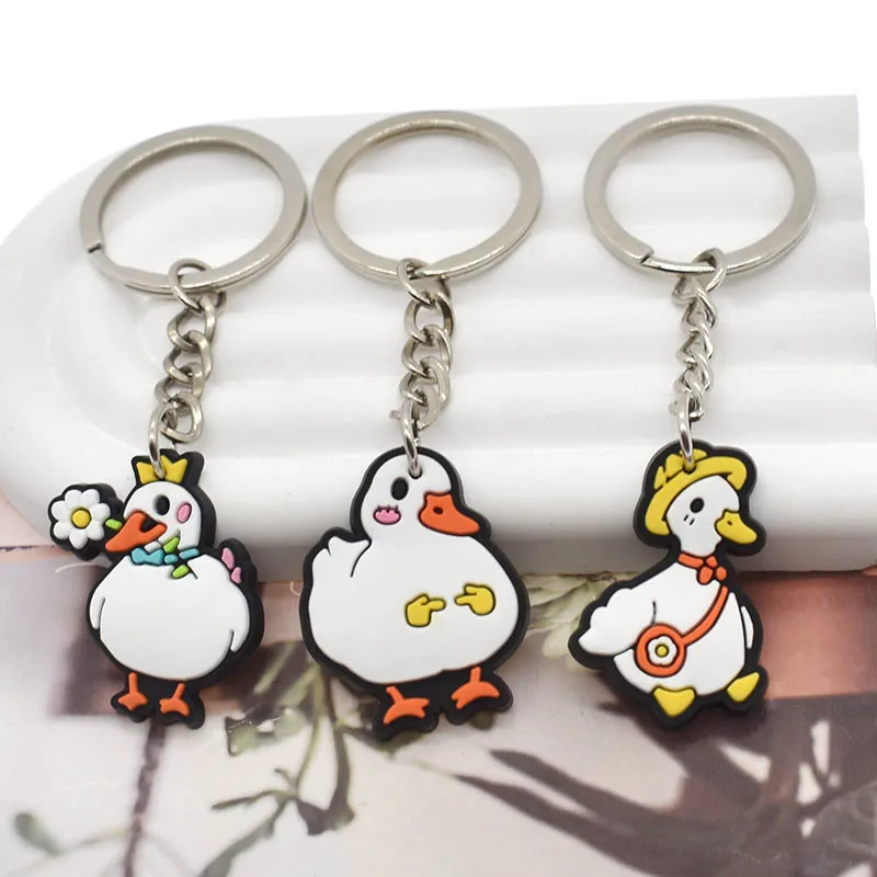 1 PCS Cute Woven Straw Hat Duck Keychain PVC Key Chain Creative Backpack Doll Boys and Girls Doll bag pendant keyring