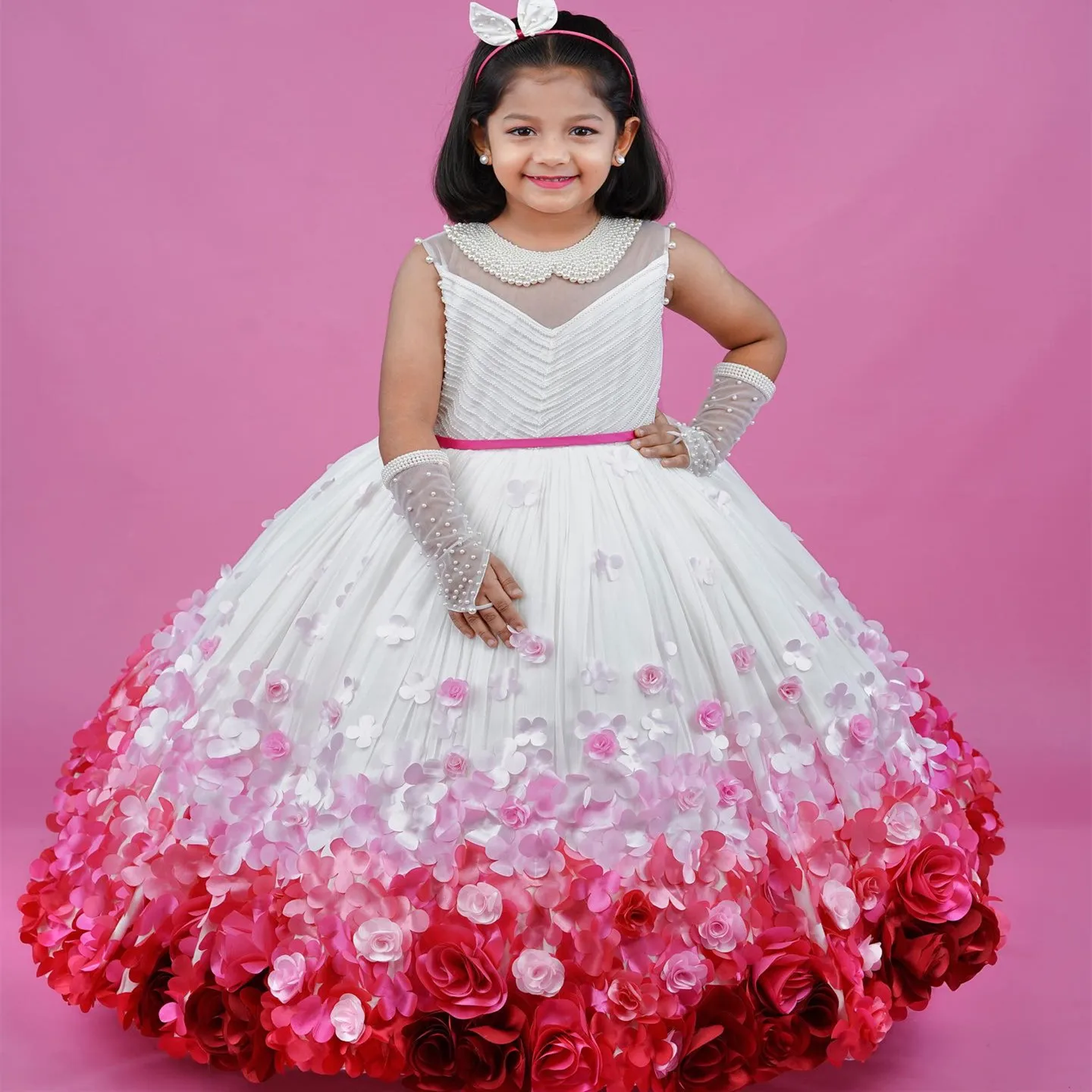 2024 White Flower Girl Dresses Ball Gown Satin Pearls Hand Made Flowers Little Girl Peageant Birthday Christening Dress Gowns