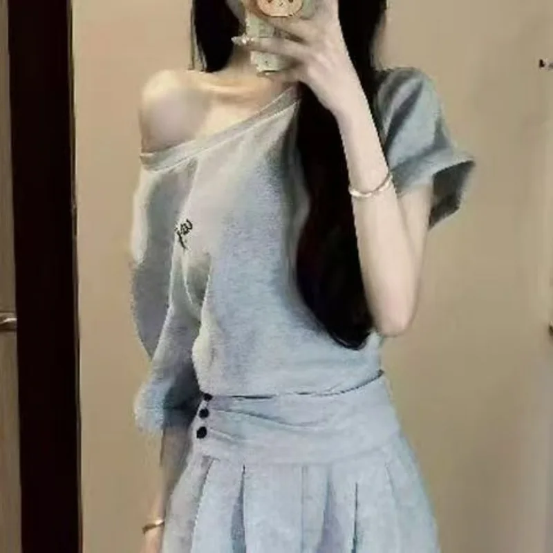 A New Korean-style Grey Casual Sportswear Set Women in Summer Featuring Short Cinched Waist Off-the-shoulder Top Wide-leg Pants