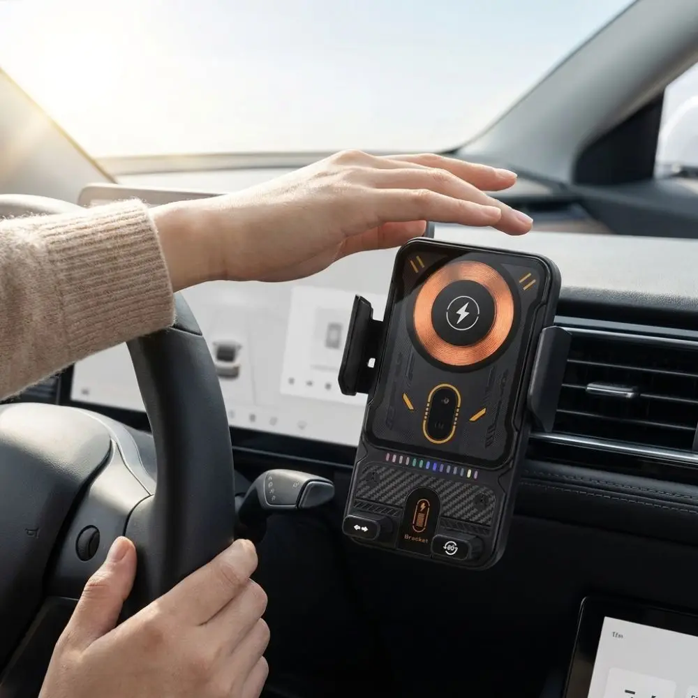 Black Car Phone Mount 15W Fast Charging Metal Vent Clip Phone Mount 90 Rotation Vent Clip 2 in 1 Design Car Phone Holder