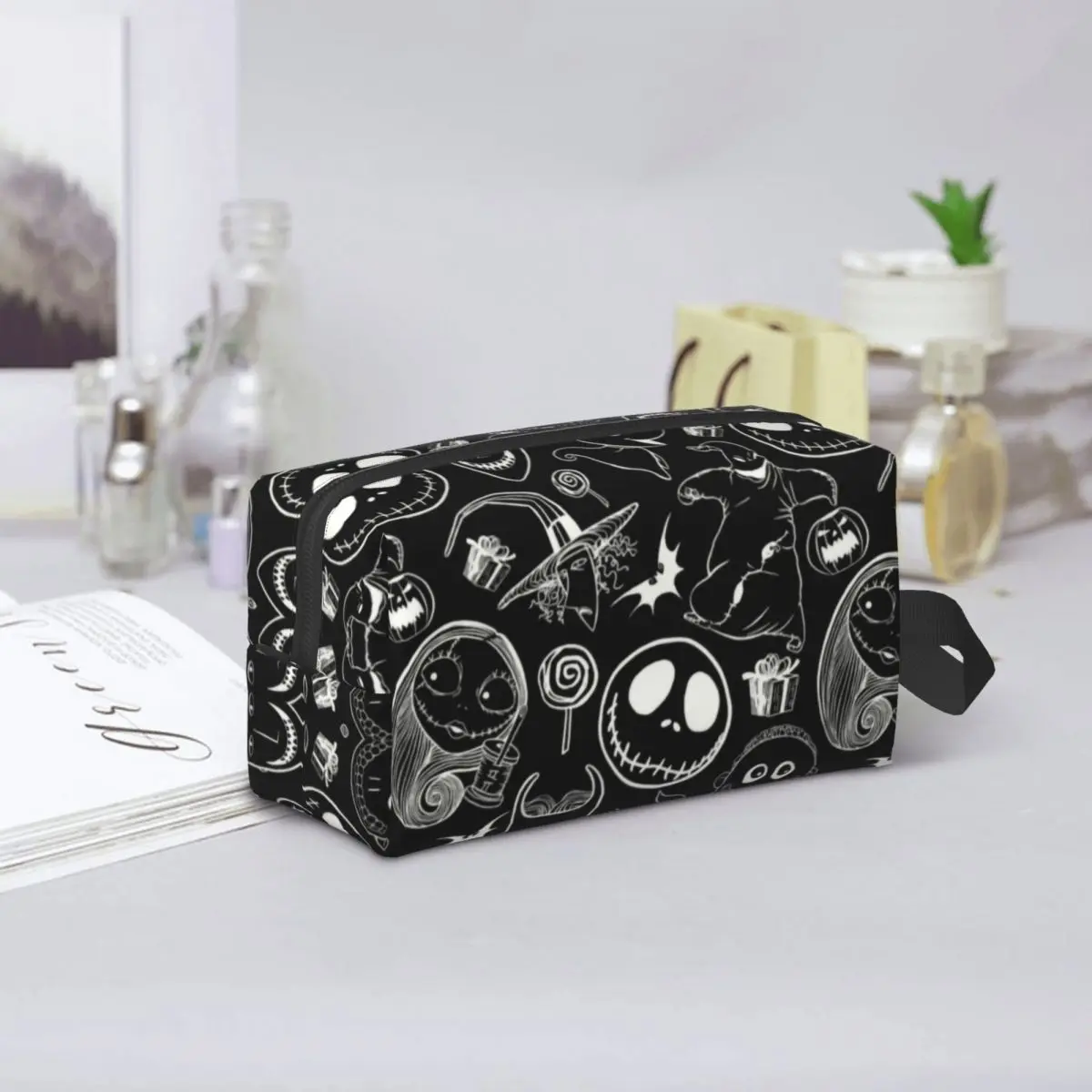 Bolsa de aseo personalizada The Nightmare Before Christmas, organizador de cosméticos de maquillaje lindo para mujeres, caja de Kit de almacenamiento de belleza Dopp