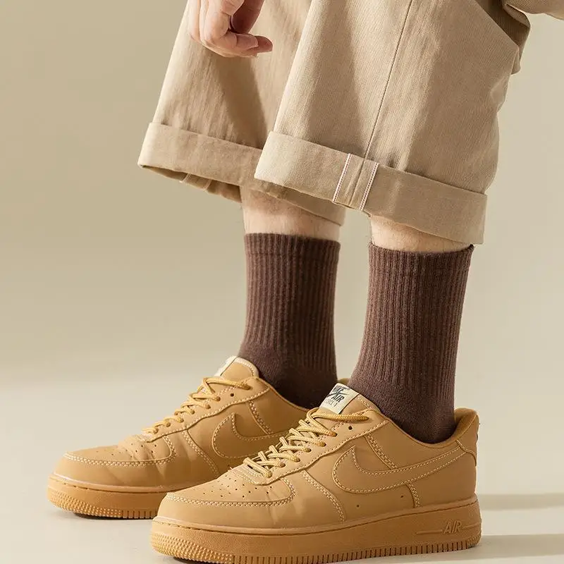 جوارب رجالية للربيع والصيف رياضية خصر متوسط أنبوب جوارب رجالية جوارب رجالية محايدة من القهوة الرجعية القطنية