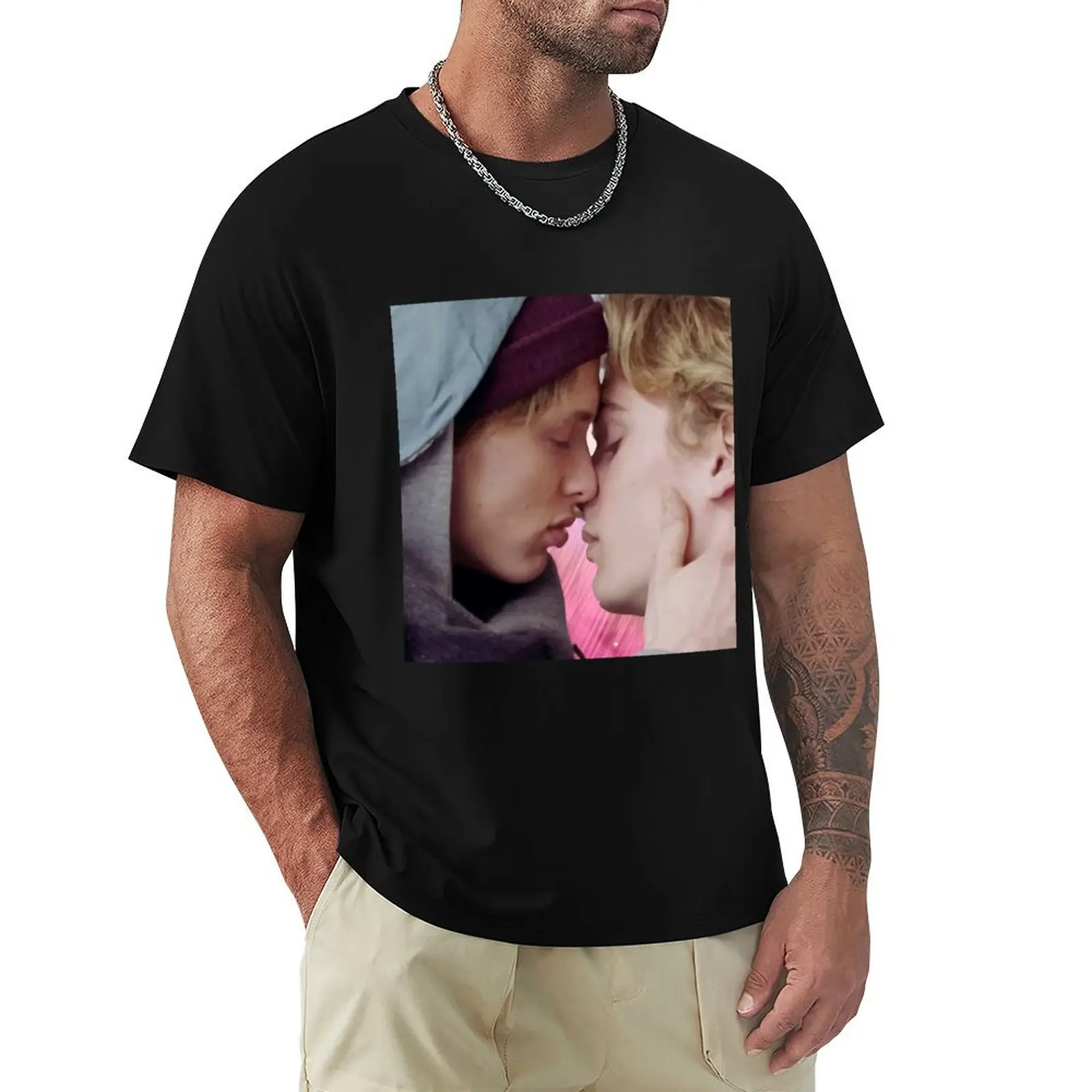 

Fan art gay love boyfriend 13 pegatine and others articles T-Shirt fashion shirts funny gifts mens workout shirts