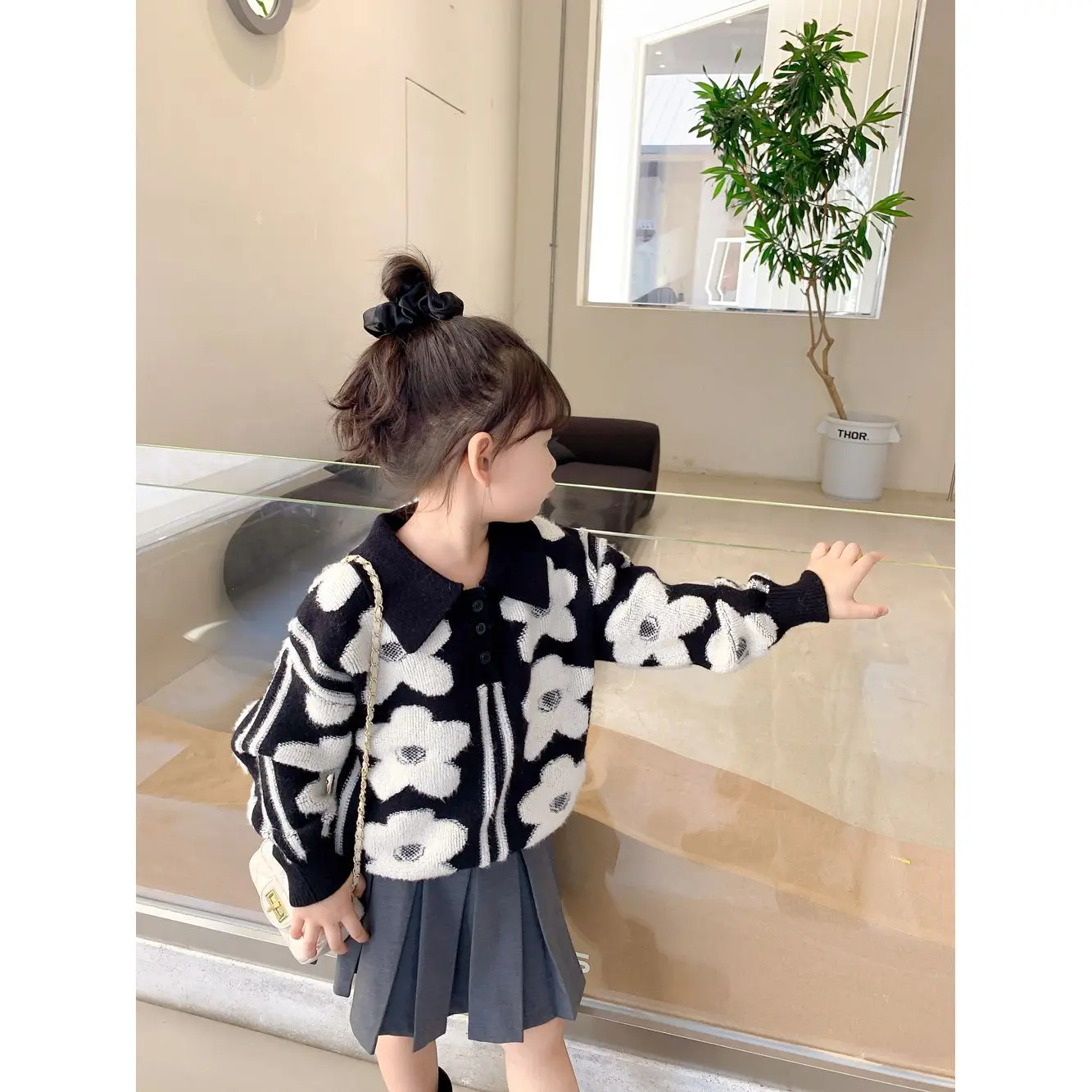 

Girl's Sweater Autumn Single-Breasted Collar Sweater Flower Padded Lapel Pullover Children Rhombus Fashionable Sweater