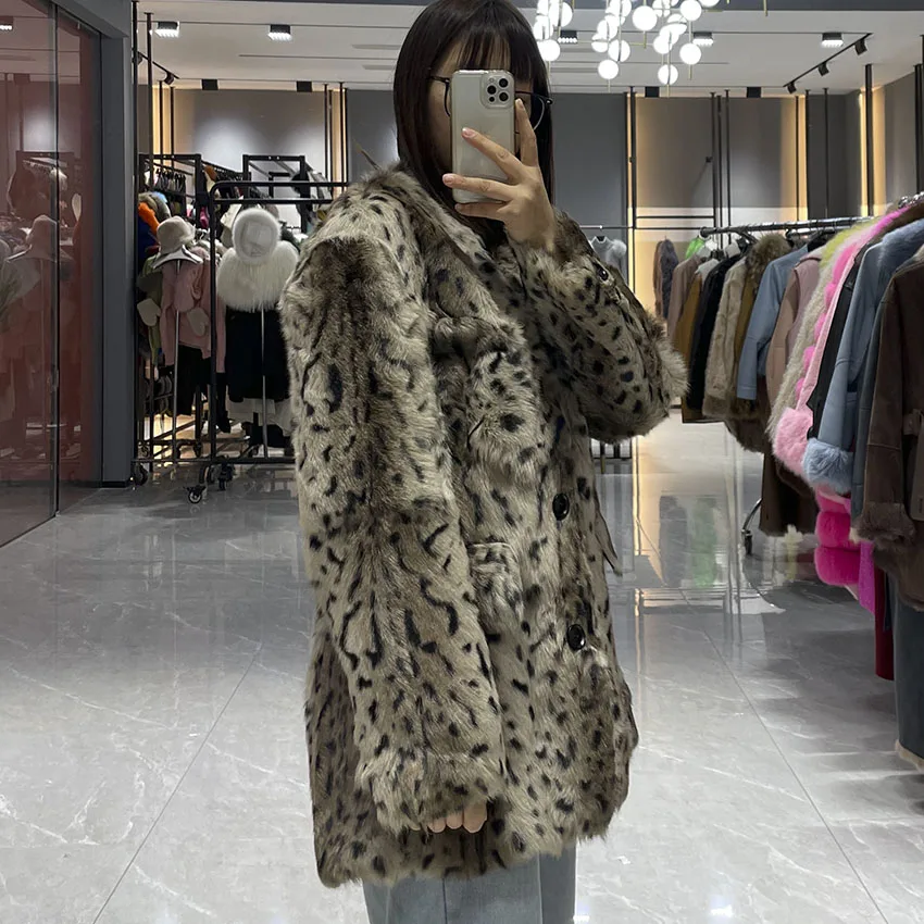 Janefur ผู้หญิง Shearling ขนสัตว์ฤดูหนาวเสือดาวจุดพิมพ์เสื้อขนสัตว์หนาหนาปุย JFB9-25011