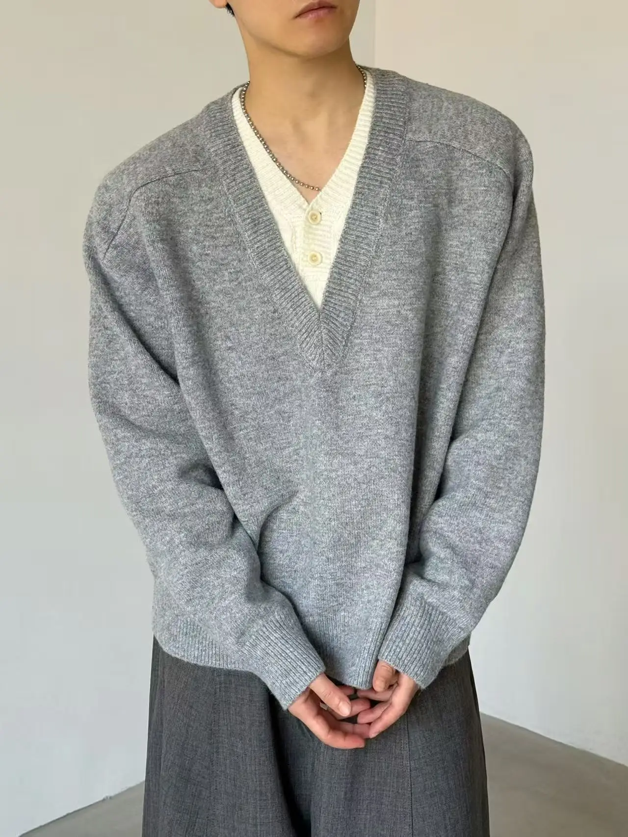 

Мужской вязаный свитер свободного кроя с V-образным вырезом и пуговицами, модный, удобный, мягкий, осенне-зимний, в корейском стиле