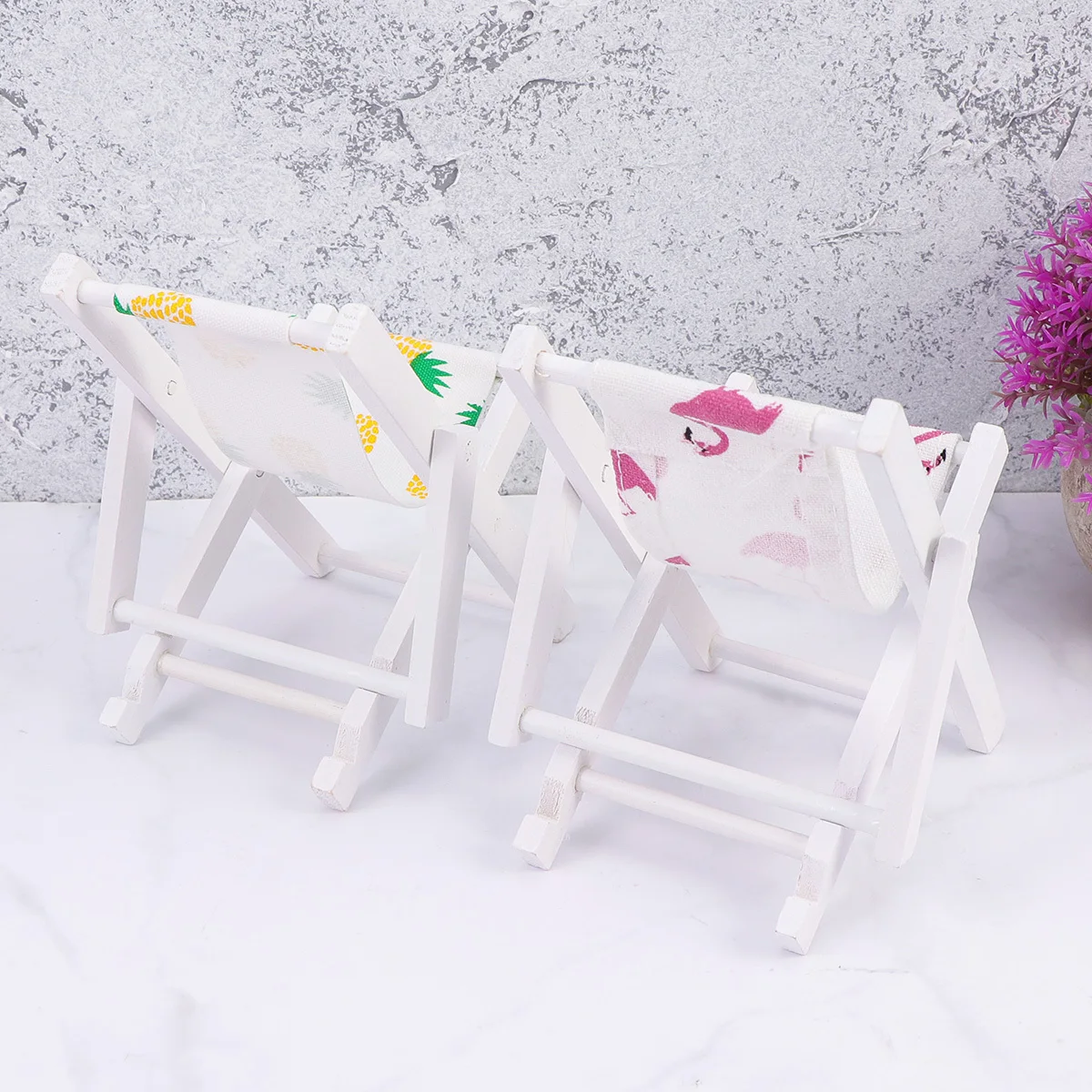 

2Pcs Wooden Beach Chair Mini Mediterranean Pineapple Flamingo Pattern Small Chair for Summer Party Decorative Phone Holder