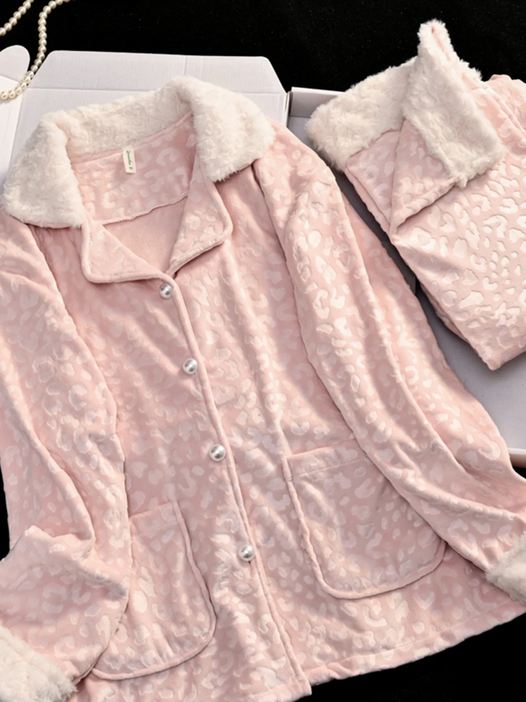 アイランドベルベット寝間着-レディース-長袖-ピンク-レオパード柄-ホームウェアセット-暖かい人気のプラッシュエッジ-2026新作