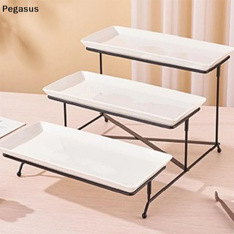 Plateau de service à 3 niveaux avec plats de service pour présentation sur table de dessert