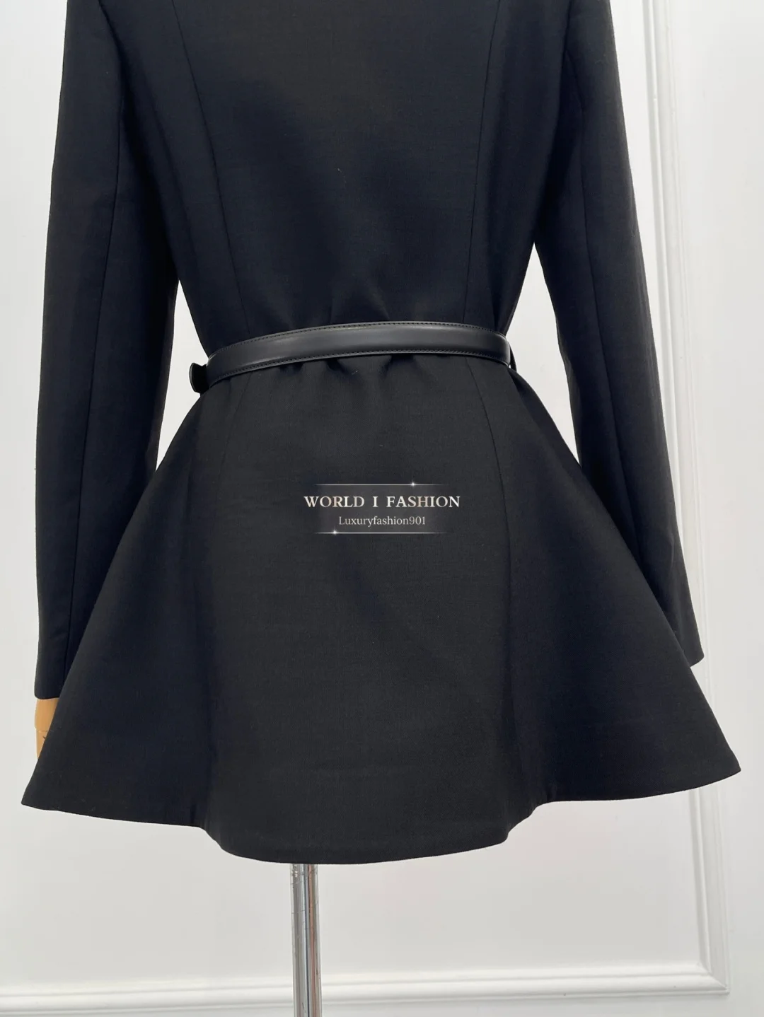 

2025 New Design Black Long Sleeve Lapel Jacket Tops