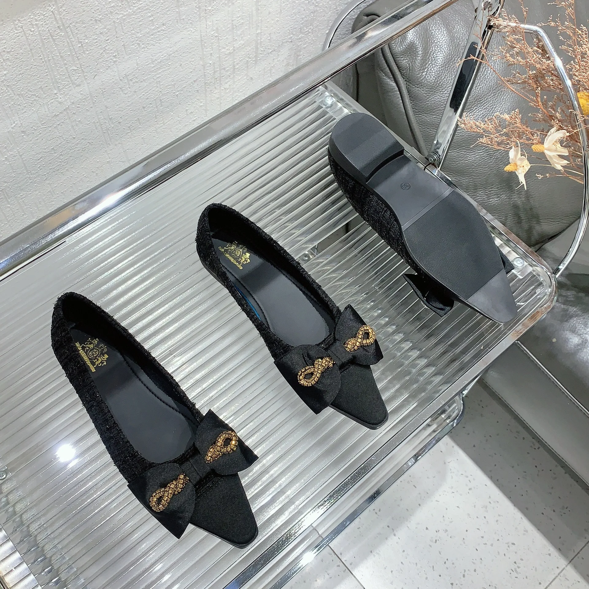 

2025 Summer New Knot Head Cover Sandals Women's Pointed Toe Low Heel Flat Bottom Back Empty Single Shoes Fashionable