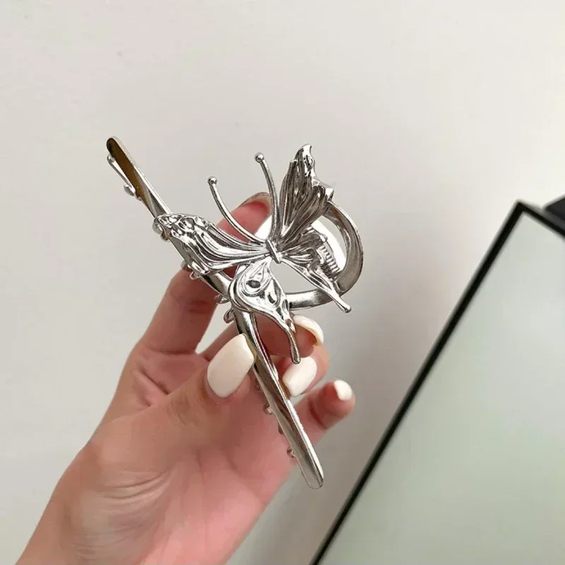 Retro Creative High-end Silver Metal Butterfly Hair Clip Fashionable Gothic Personality Headwear Elegant Accessories Girls Gifts