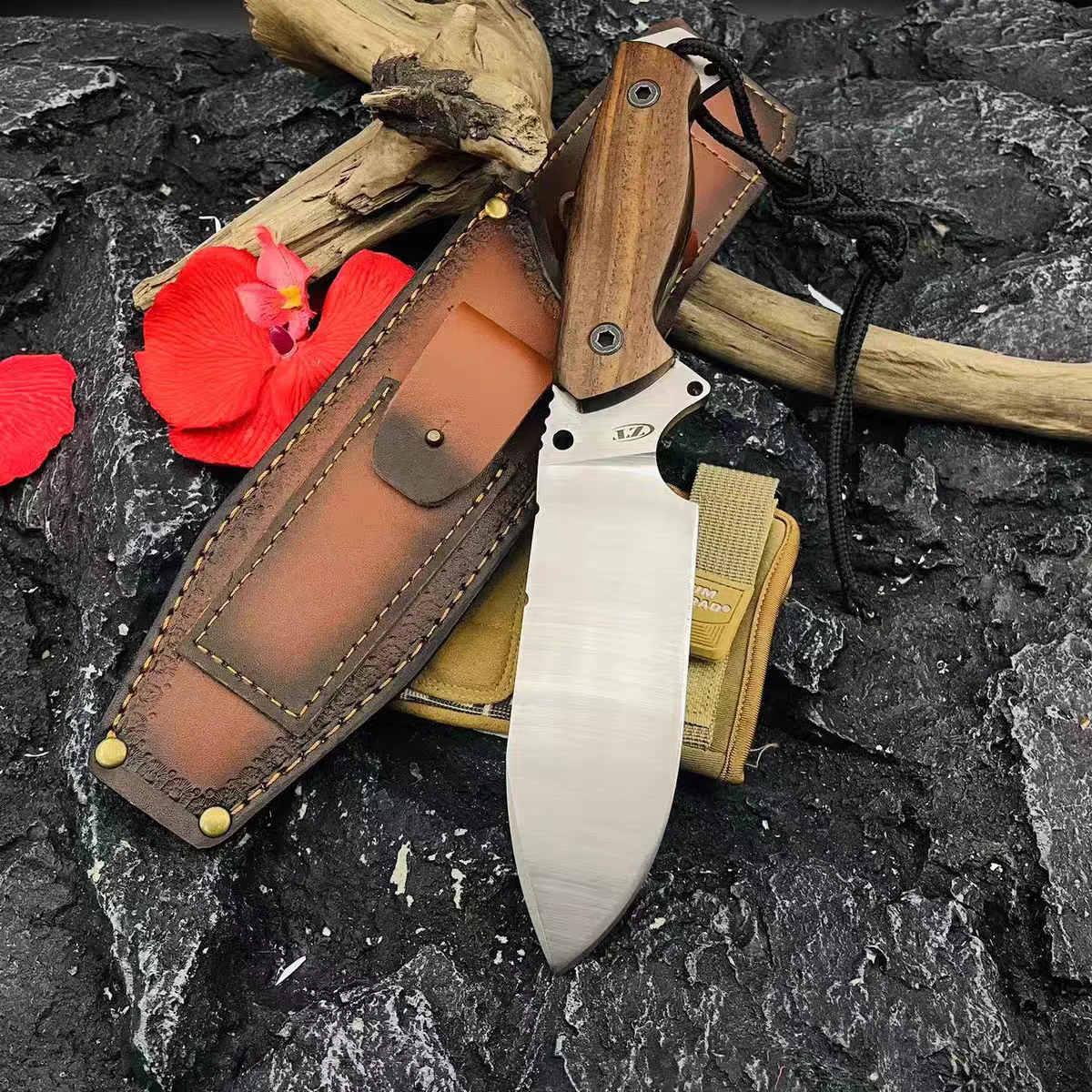 Full Tang Fixed Blade Outdoor Survival Knife with Solid Wood Handle, Portable Leather Sheath, Practical Tool for Wilderness Exploration, Mountaineering, and Camping
