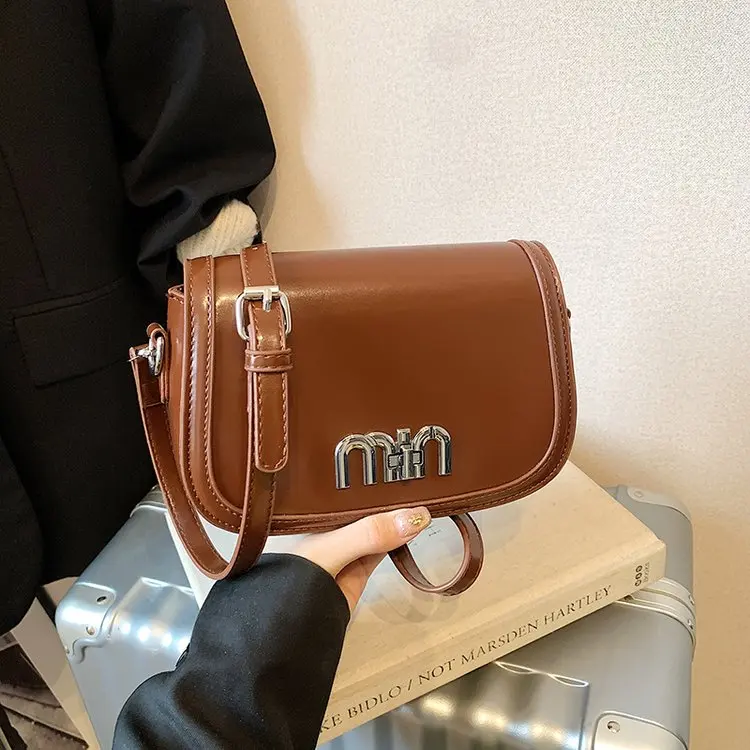 

2026 New Korean Fashion Versatile Small Square Bag Niche High-end Commuting Retro Design Daily Handbag Shoulder Bag