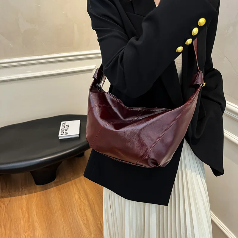 

Soft Leather Oil Wax Dumpling Bag 2025 New Retro Single Shoulder Crossbody Bag Women's Large Capacity Versatile Bag Commuter Bag