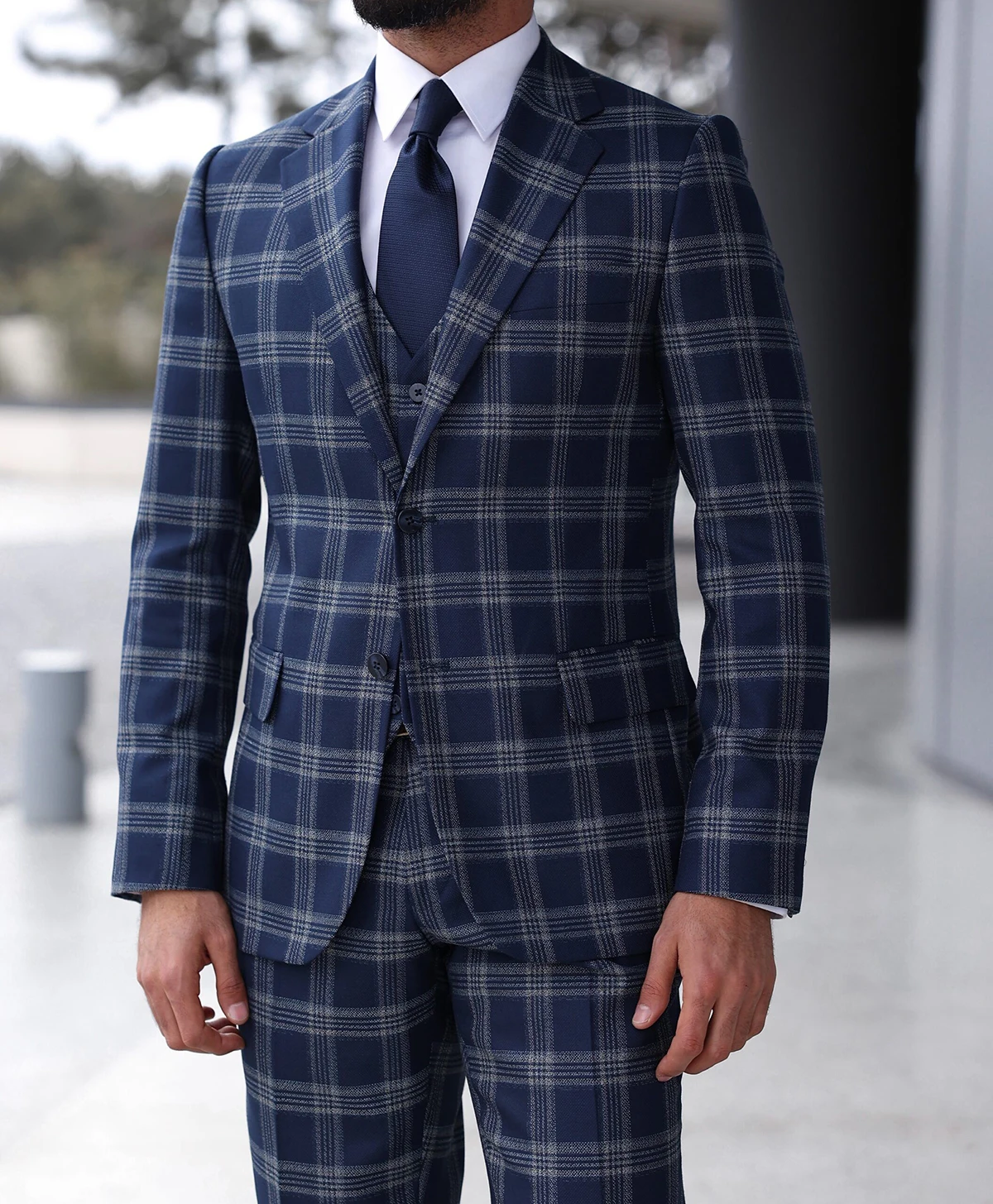 Trajes de boda a cuadros para hombre, de solapa esmoquin con muescas, ropa de novio de moda para hombre, 3 piezas hechas a medida (chaqueta + Pantalones + chaleco)