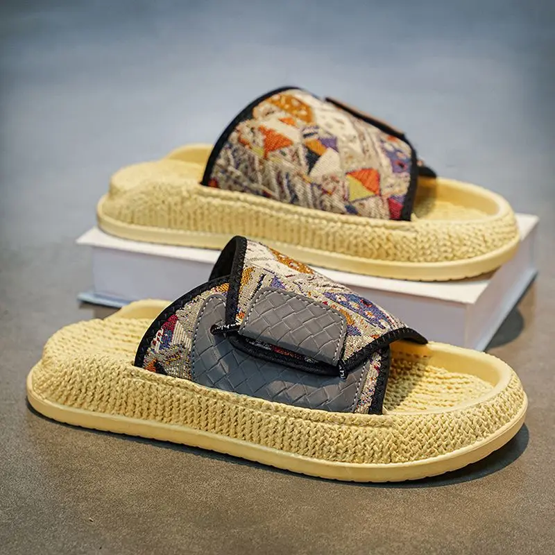 

Summer Slippers for Man Trend Embroidery Hook&Loop Design Beach Shoes EVA Lightweight Soft Non-slip Particle Cloud Slippers