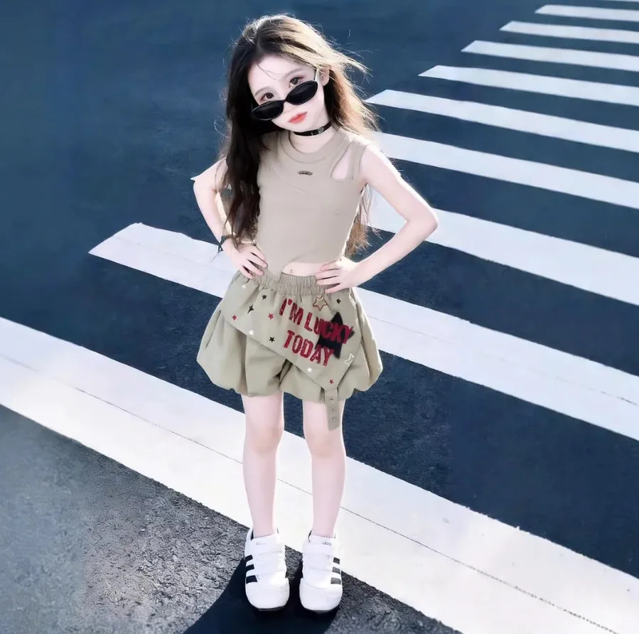 

Baby Girls Summer Set Fashion New Children's Letter Graffiti Hollow Tank Top+Shorts 2-piece Set