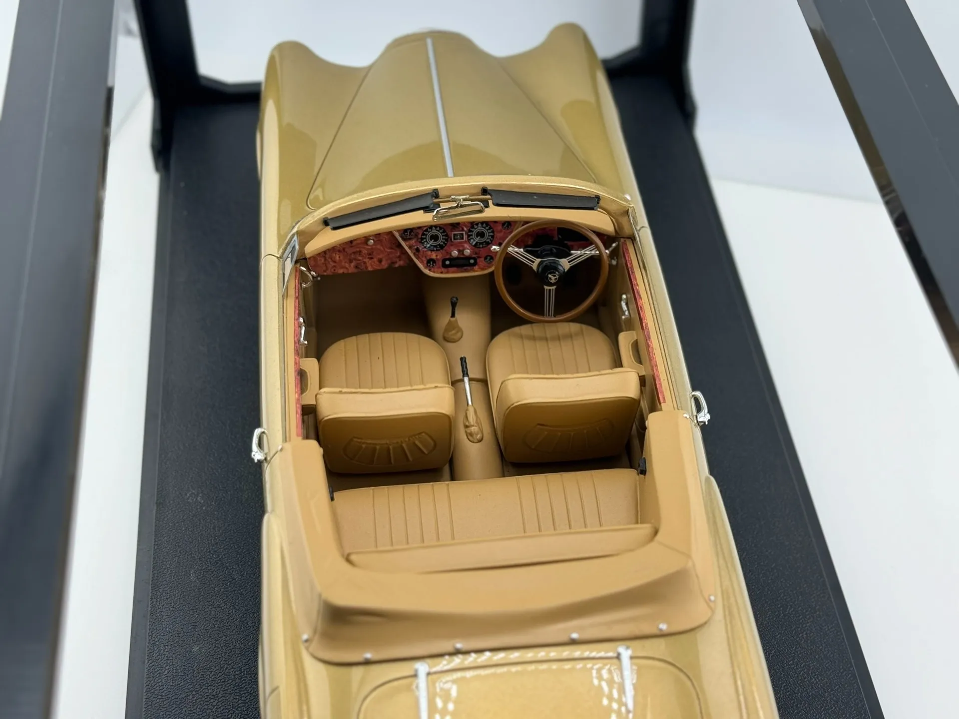 Vecchia scatola pressofusa CULT scala 1/18 oro metallizzato Alvis Te21 DHC 1963-1966 modello di auto giocattolo da collezione regalo souvenir display ornamento