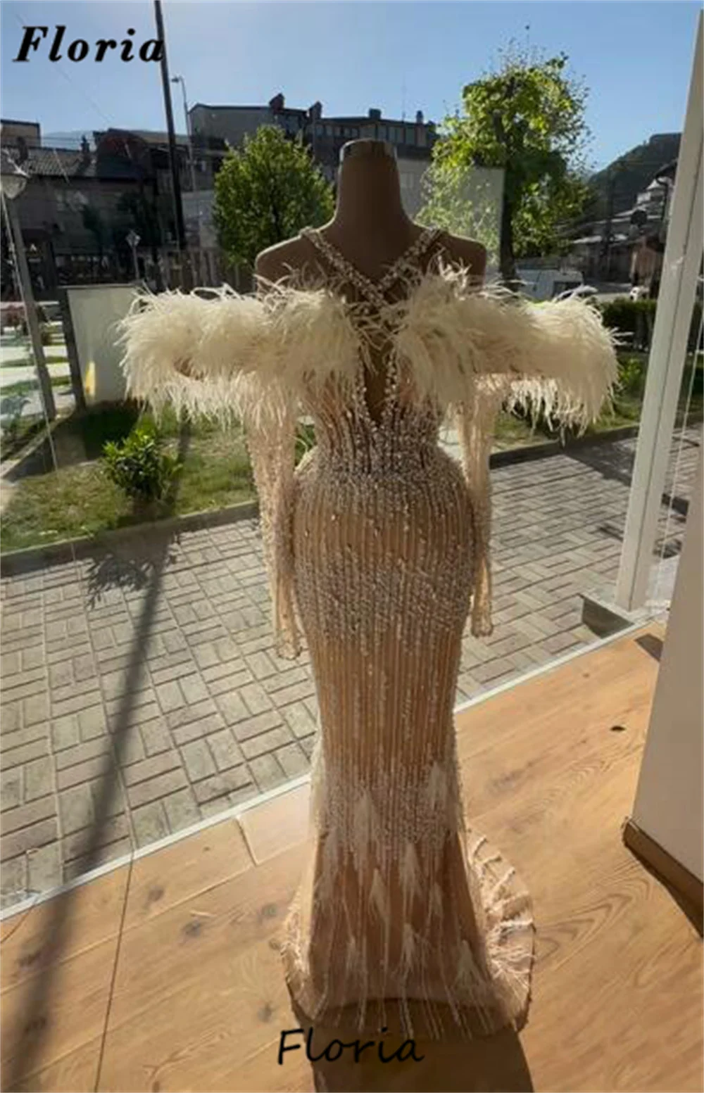 Elegant Ivory Beaded Evening Dresses Vestidos De Cóctel Arabic Dubai Feathers Off Shoulder Prom Dress Beading Female Party Gowns