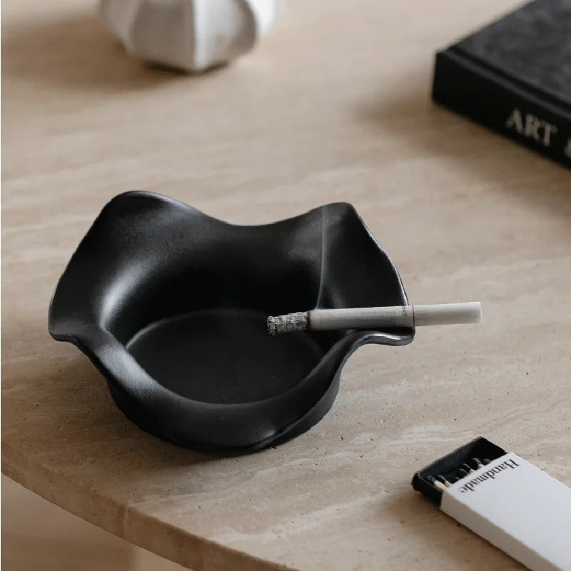 Nordic Resin Ashtray Irregular Cigarette Accessories Storage Base Plate Jewelry Support Decoration Home Office Decor