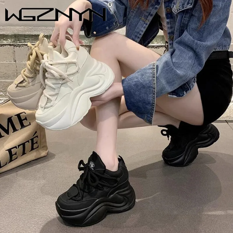 Kobiety Jesień Skórzane Chunky Sneakers Winter High Platform Warm Fur Casual Shoes 10CM Wedge Heels Sports Plush Snow Shoes Woman