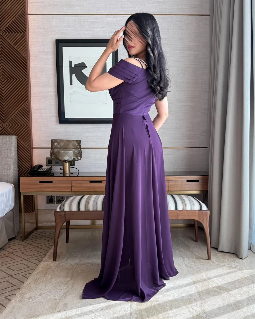 Maßgeschneidertes Abendkleid, exquisiter V-Ausschnitt, schulterfrei, ärmelloses Partykleid, Chiffon, Perlen, Sweep-Zug, Promi-Kleider