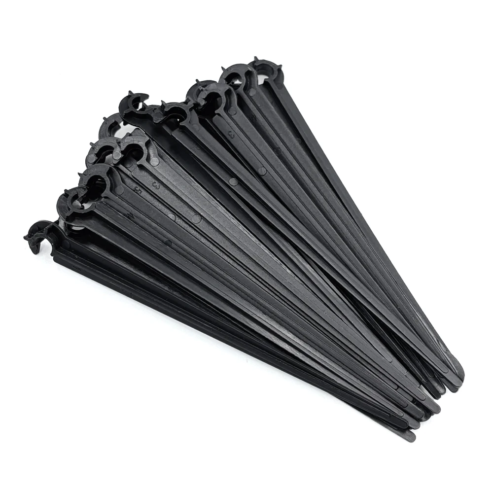 50 Uds estacas de soporte de goteo de riego soporte de vástagos fijos en forma de C para tubería de riego por goteo de 4/7mm que inserta el suelo