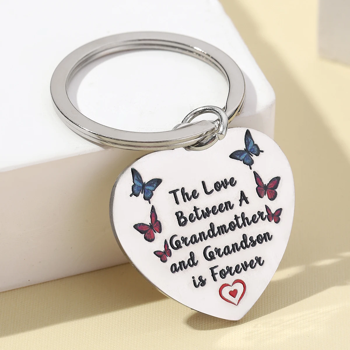 1Pc the love between a grandmother and grandson is forever a colorful stainless steel keychain, the best gift for a grandmother