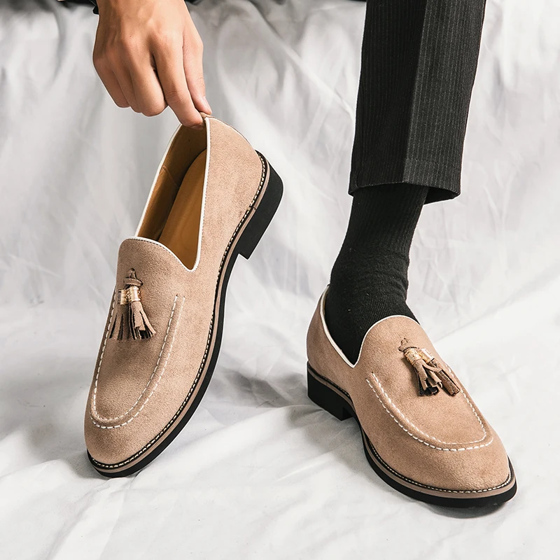 Włoska marka skóra bydlęca zamsz szpiczasty nosek skórzane buty wysokiej jakości męskie mokasyny męskie buty w stylu casual płaskie buty w stylu brytyjskim