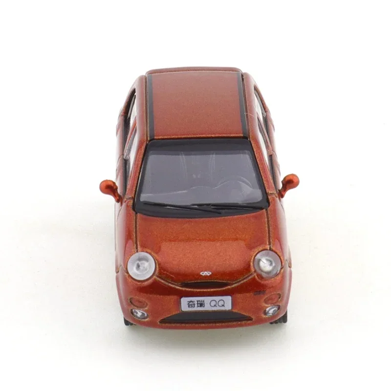Xcartoys 1/64 chery qq hatchback clássico carro liga brinquedos veículo de motor diecast metal modelo crianças presente natal brinquedos para meninos