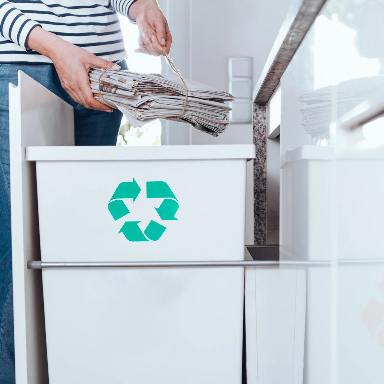 

5Pcs Premium Recycle Stickers Trash Bin Labels Green for Proper Sorting and Identification Recycle Stickers Trash Bin Labels