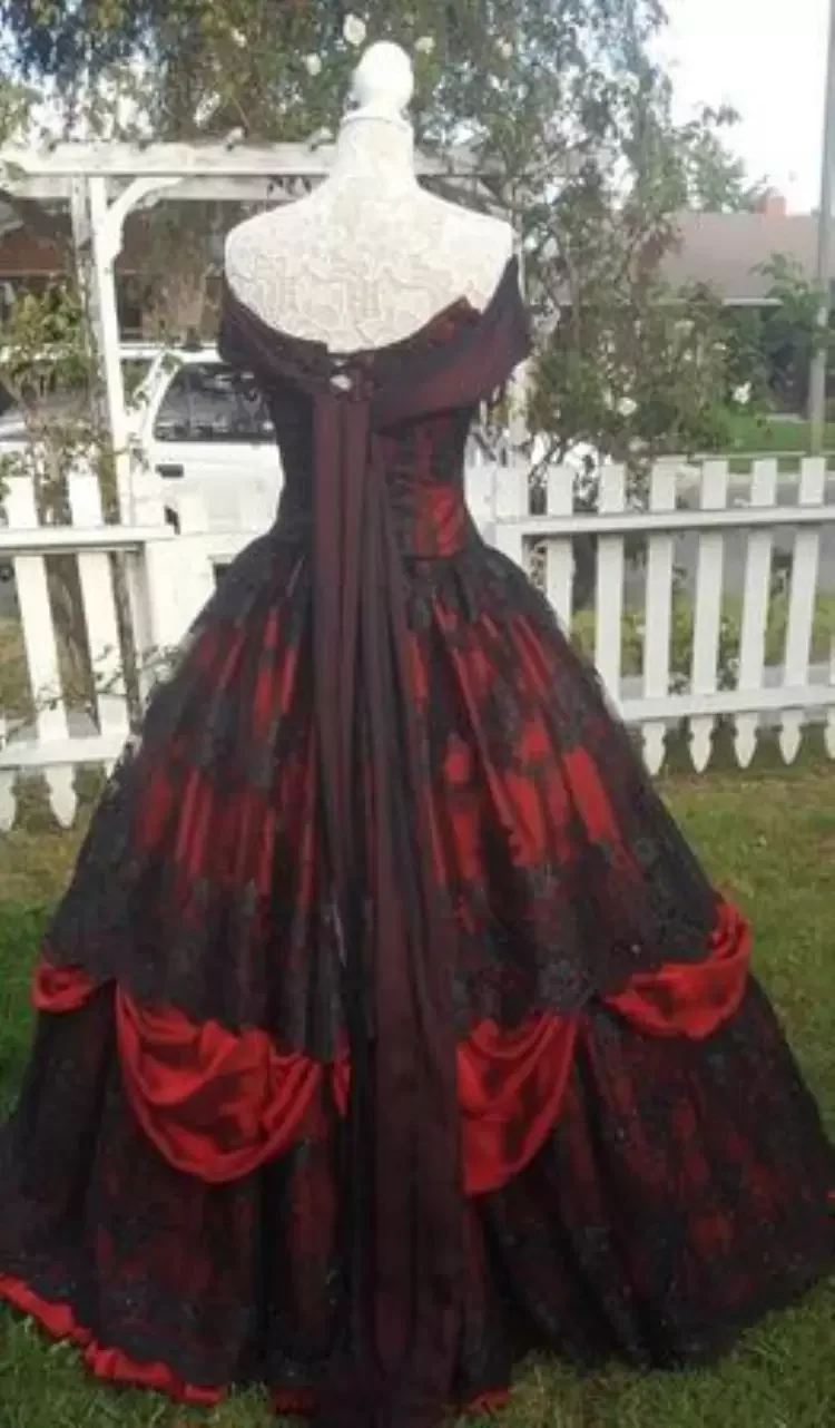 Black And Dark Red Gothic Wedding Dress Off The Shoulder Long Lace Victorian Bridal Gowns Vintage Customized Women Dress