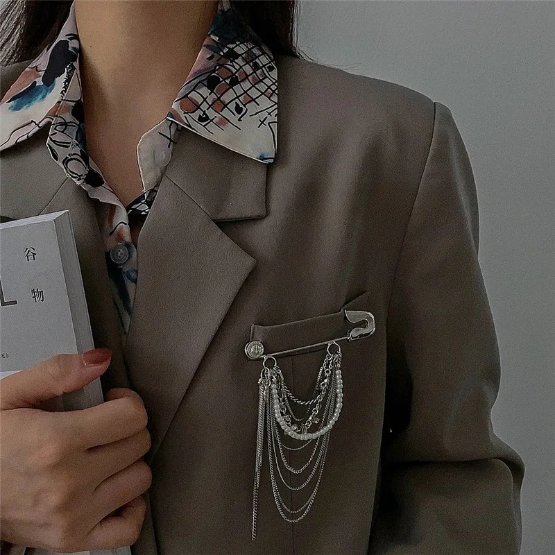 Thumbnail 4 - #58 Brooches & Lapel Pins Comparison Guide