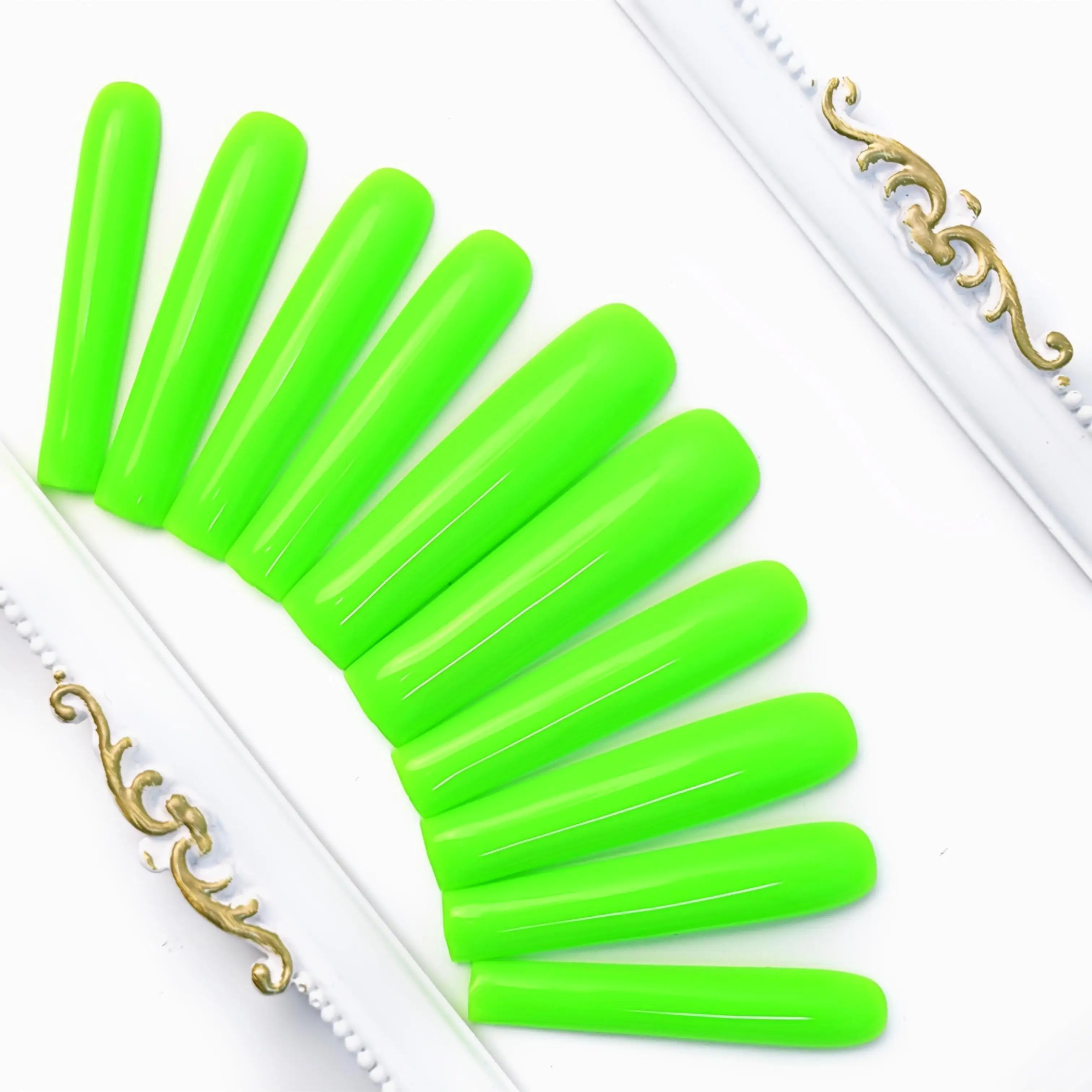 

Handmade Chic Long Square Press On Nails, High-Gloss Solid Color Design, Smooth Finish, Salon-Quality Reusable, Ideal Gift for B