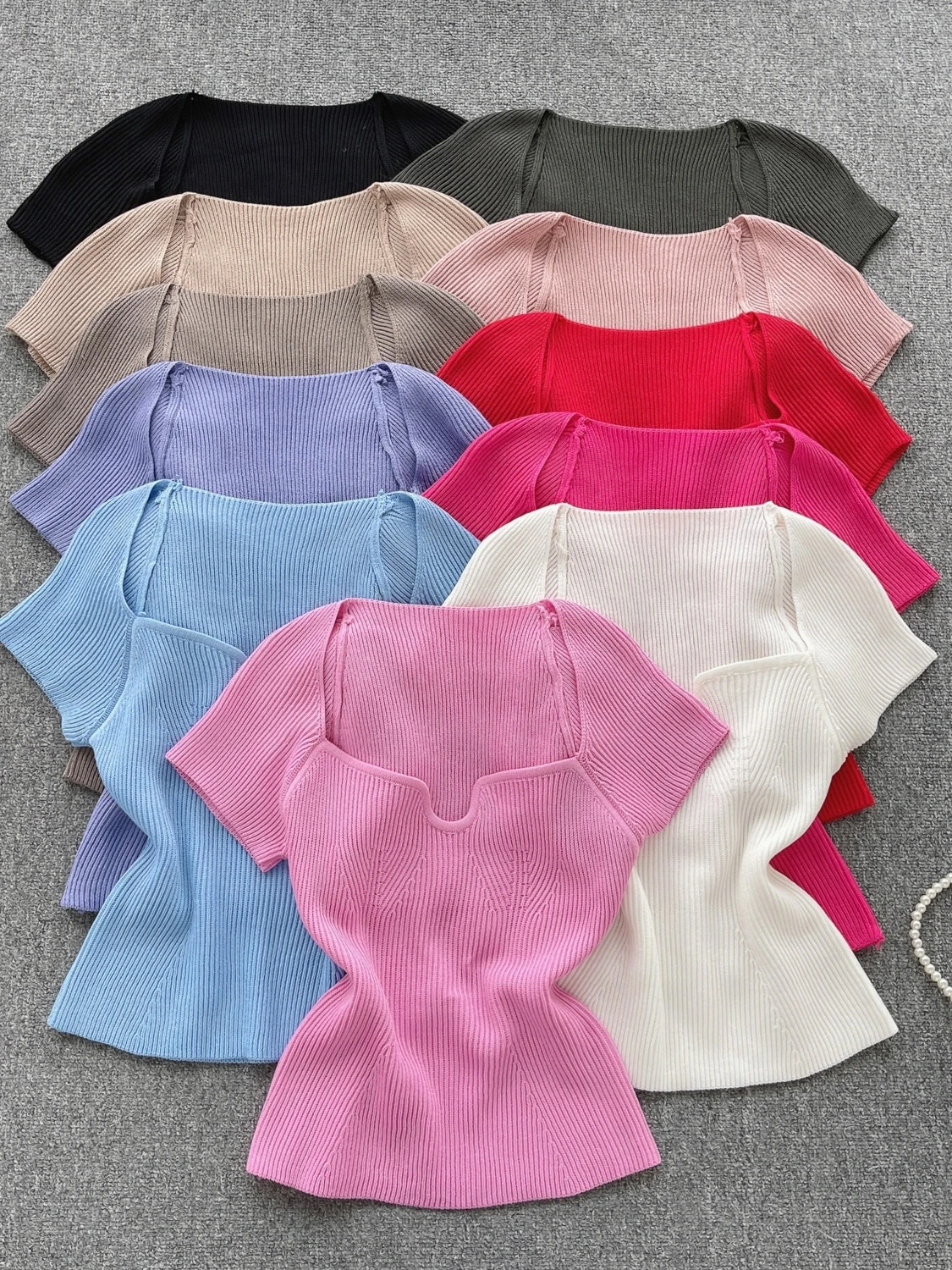 

Вязаная цветная футболка с квадратным воротником и коротким рукавом, женская летняя модная футболка для похудения, корейская версия