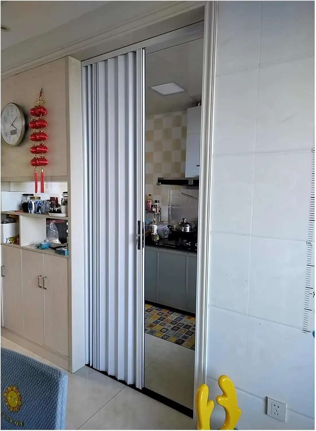 Yllffll White Concertina Doors Internal With Key, Bi-Fold Aluminum Waterproof Folding Door Sliding Door Indoor Open Kitchen,