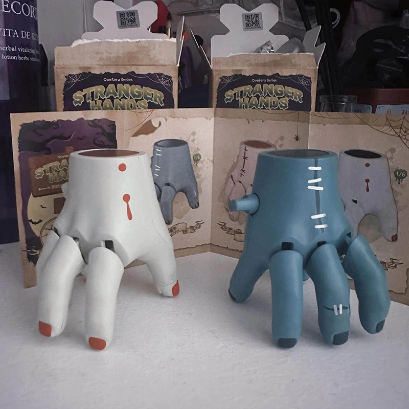52Toys Stranger Hands Wind Up Movable Blind Box Trendy Toy Figure QueSera Series Desktop Ornament Collectible New Year Gift