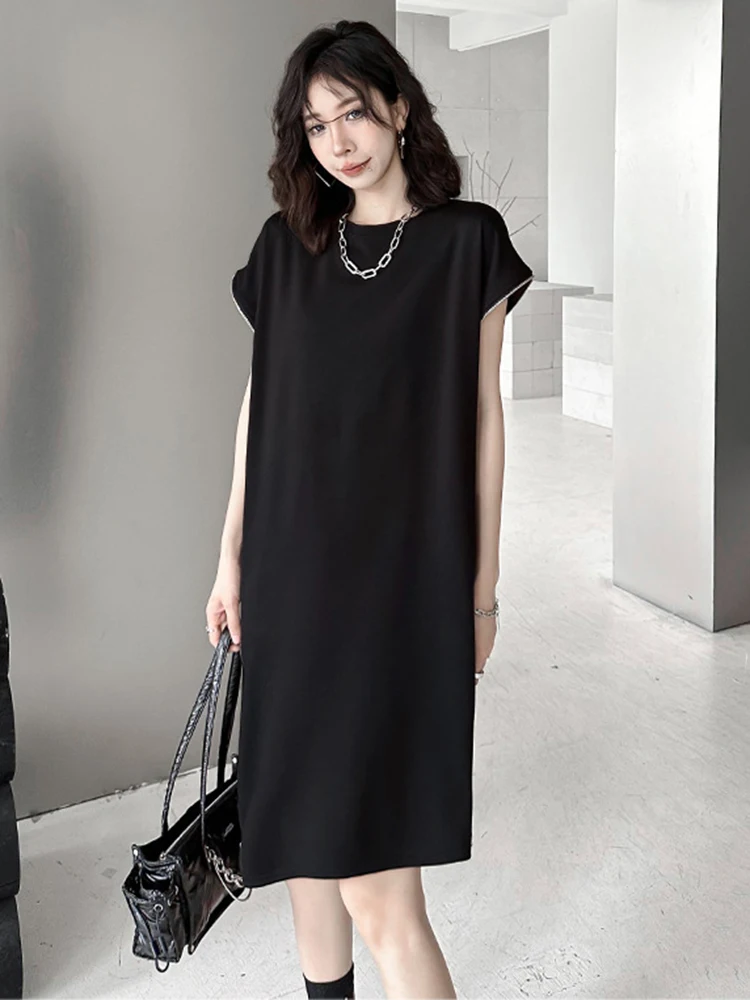 [EAM] Women Black Zipper Big Size Casual Dress New Round Neck Short Sleeve Loose Fit Fashion Tide Spring Summer 2024 1DF7865