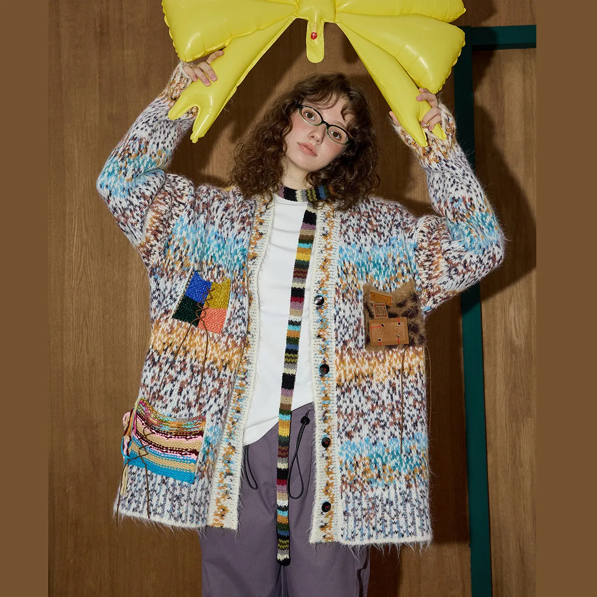 COOLHUT 2025, übergroßer Farbblock-Pullover für Damen, Strickjacke, Fledermausärmel, langer Mantel mit offener Vorderseite, schicke Strickwaren mit Lederaufnäher
