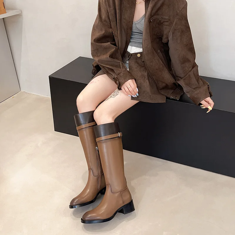 

2026 Winter New Style Knight Boots Black/brown Leather Belt Buckle Side Zipper Long Boots 4CM Coarse Following Casual Women Shoe