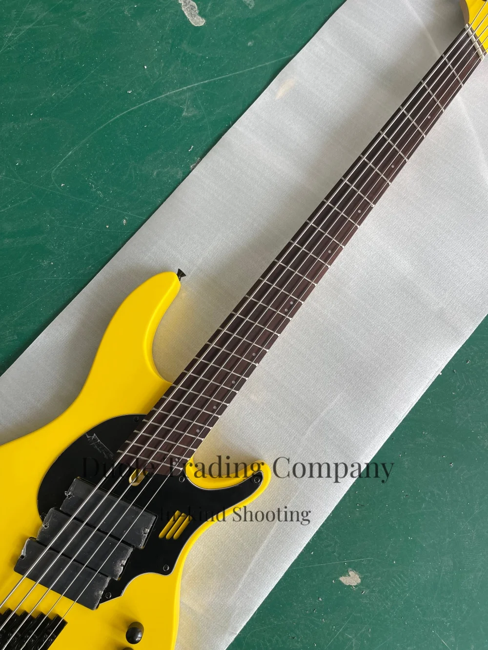 5 string yellow bass, fixed bridge, solid wood body, maple neck, active battery, mini switch, DingW bass, customizable
