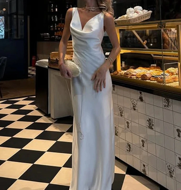 فساتين نسائية طويلة بدون أكمام على الطراز الفرنسي بياقة على شكل V من الساتان فستان سهرة فاخر وأنيق للحفلات فستان عيد ميلاد بتصميم رقيق